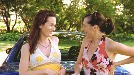 Julep (Elizabeth Reaser),left
with Trish (Molly Shannon)
Photo: Strand Releasing
