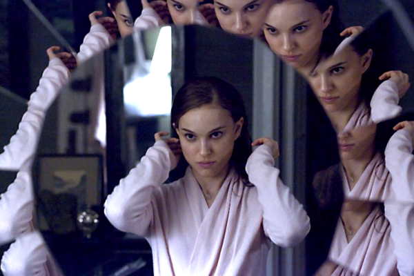 Natalie Portman in BLACK SWAN (Photo: Niko Tavernise)