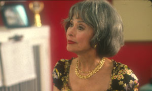 Señora Muñoz (Rita Moreno)