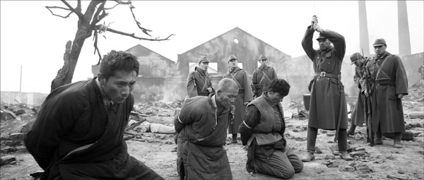 A scene from CITY OF LIFE AND DEATH (Photo: Kino International)