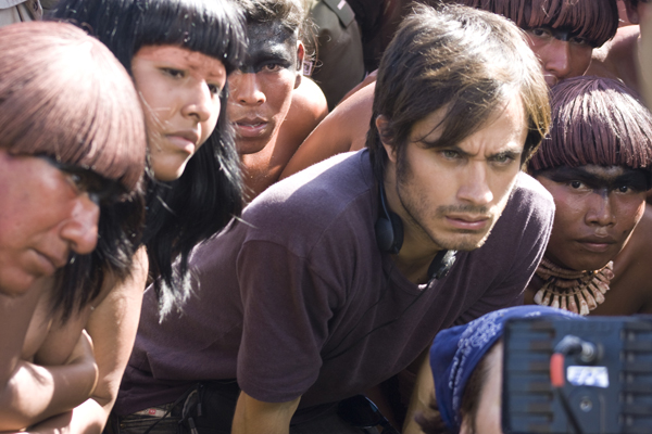 Gael Garca Bernal, center, in EVEN THE RAIN (Photo: Vitagraph Films)