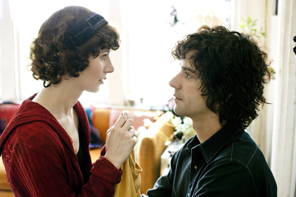 Miranda July & Hamish Linklater in THE FUTURE (Photo: Roadside Attractions)