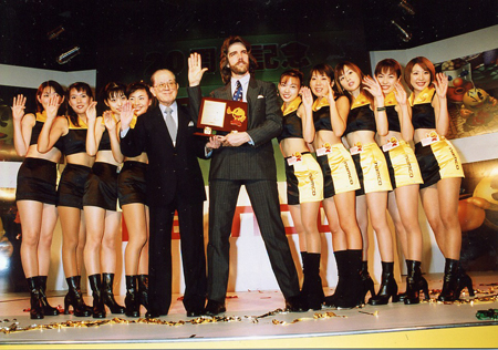 Billy Mitchell, center, and Pac-Man Girls
Photo: Picturehouse