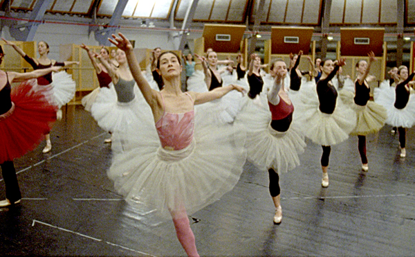 A rehearsal in LA DANSE: THE PARIS OPERA BALLET (Photo: Zipporah Films)