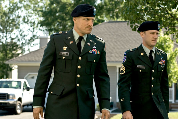 Ben Foster & Woody Harrelson in THE MESSENGER (Photo: Oscilloscope Laboratories)