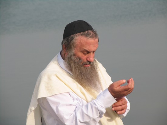Assi Dayan as Rabbi Edelman
Photo: Gil Sassower