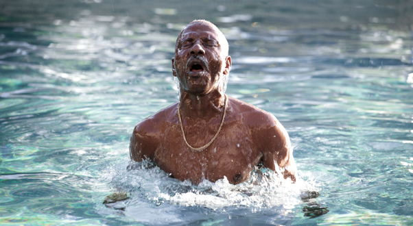 Youssouf Djaoro in A SCREAMING MAN (Photo: Film Movement)