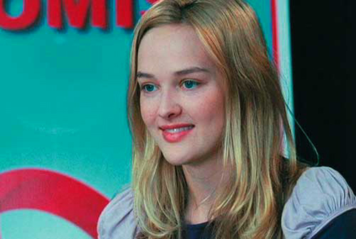 Dawn (Jess Weixler)
Photo: Roadside Attractions