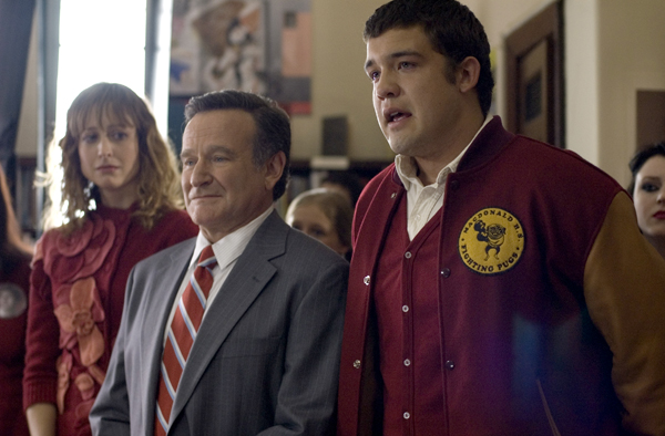 Alexie Gilmore, Robin Williams & Zach Sanchez in WORLD'S GREATEST DAD (Photo: Magnolia Pictures)